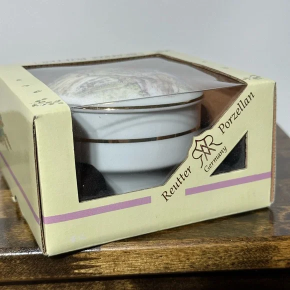 Peter Rabbit trinket box - Picture 2 of 3